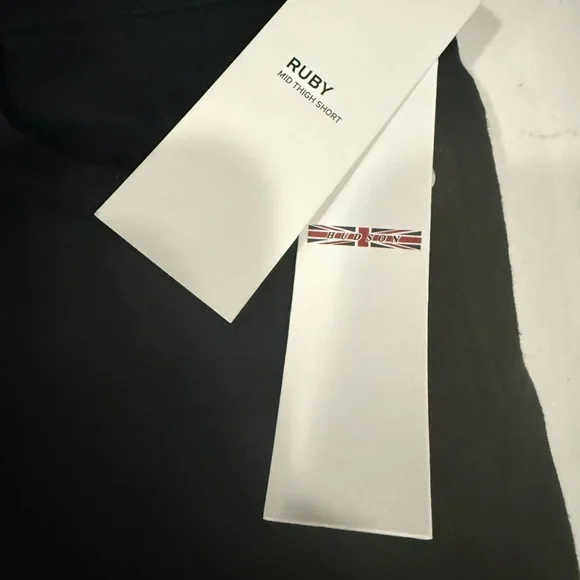 GREAT DEAL! NWT Darling Hudson Ruby Mid Thigh Cuffed Denim Shorts, Black, Sz 30! - Picture 7 of 8